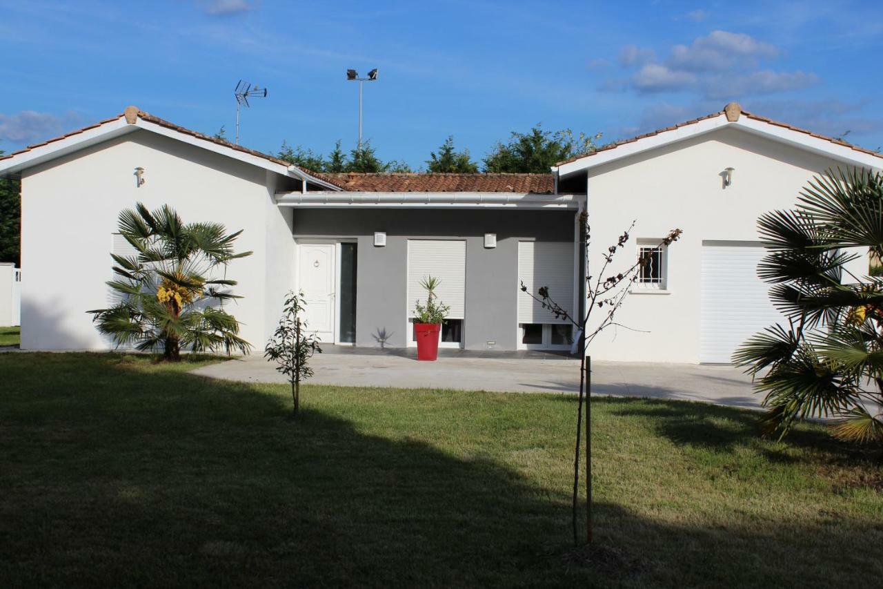 Les Tresors De Lizzie Hotel Coutras Luaran gambar