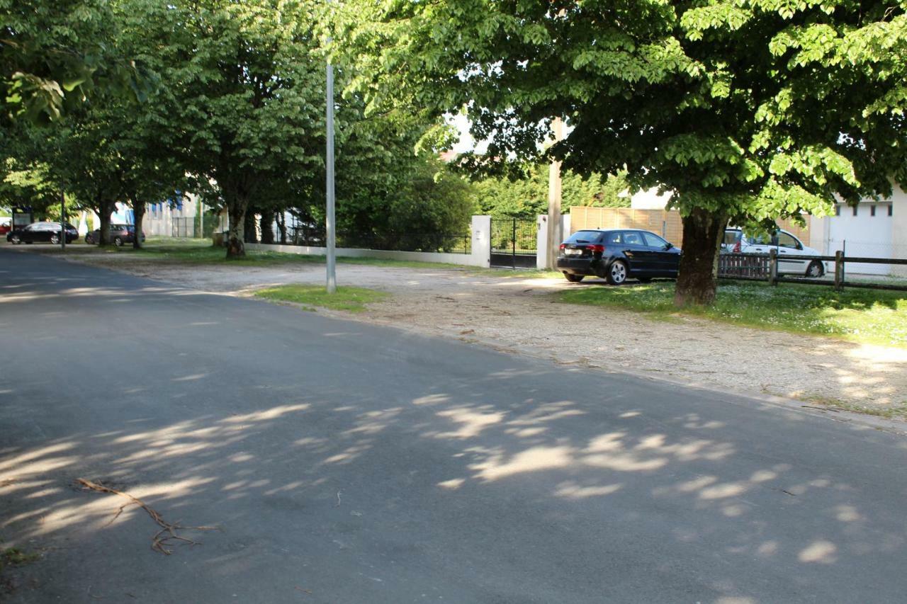 Les Tresors De Lizzie Hotel Coutras Luaran gambar